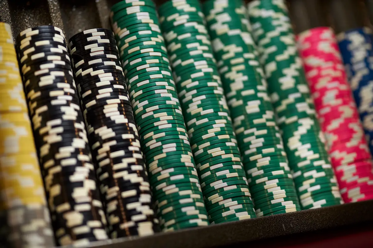osnovnie-mifi-ob-igre-v-onlain-poker